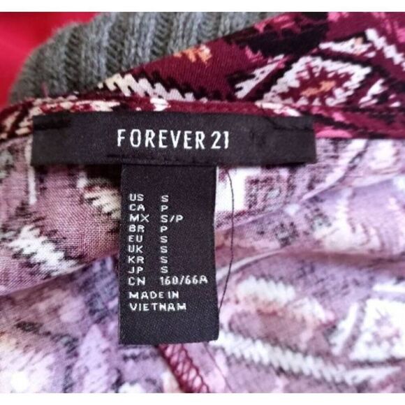 FOREVER 21 BURGUNDY PRINT ROMPER SZ.S EUC. - Picture 5 of 6
